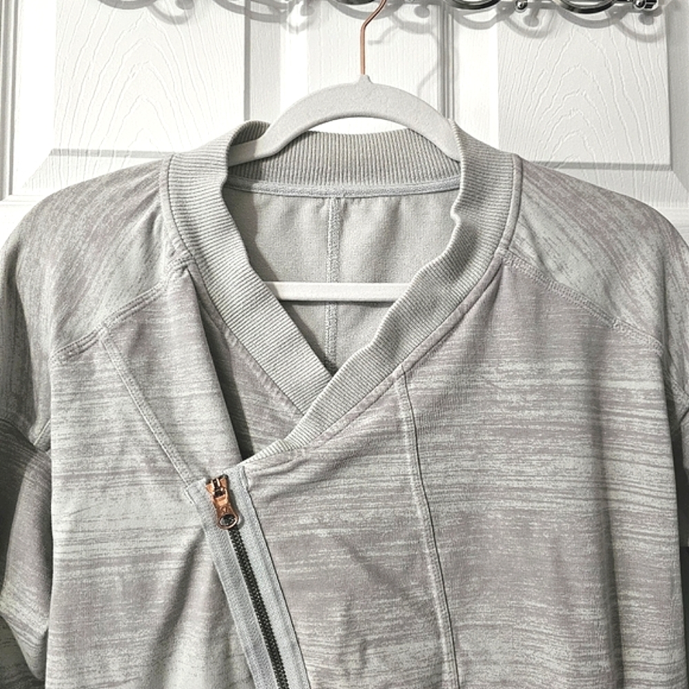 Lululemon Mula Asymmetrical Bundle Wrap Moto Jacket Zip Up Sweatshirt - Size M - Picture 5 of 16